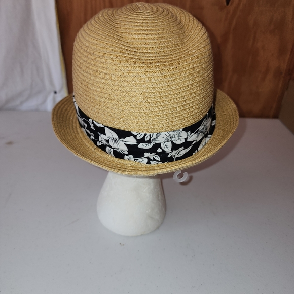 Nine West Beige Hat with Monochrome Floral Band - Picture 2 of 7